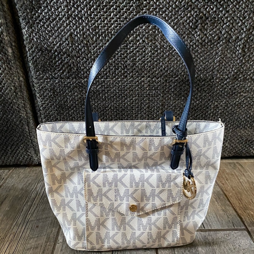 MK tote purse with matching wallet